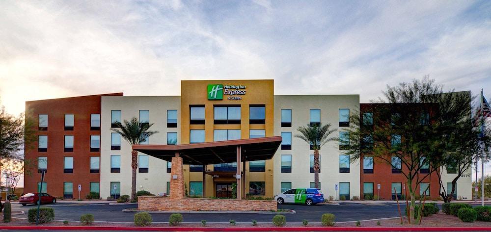 Holiday Inn Express & Suites - Phoenix North - Scottsdale By Ihg Exterior photo