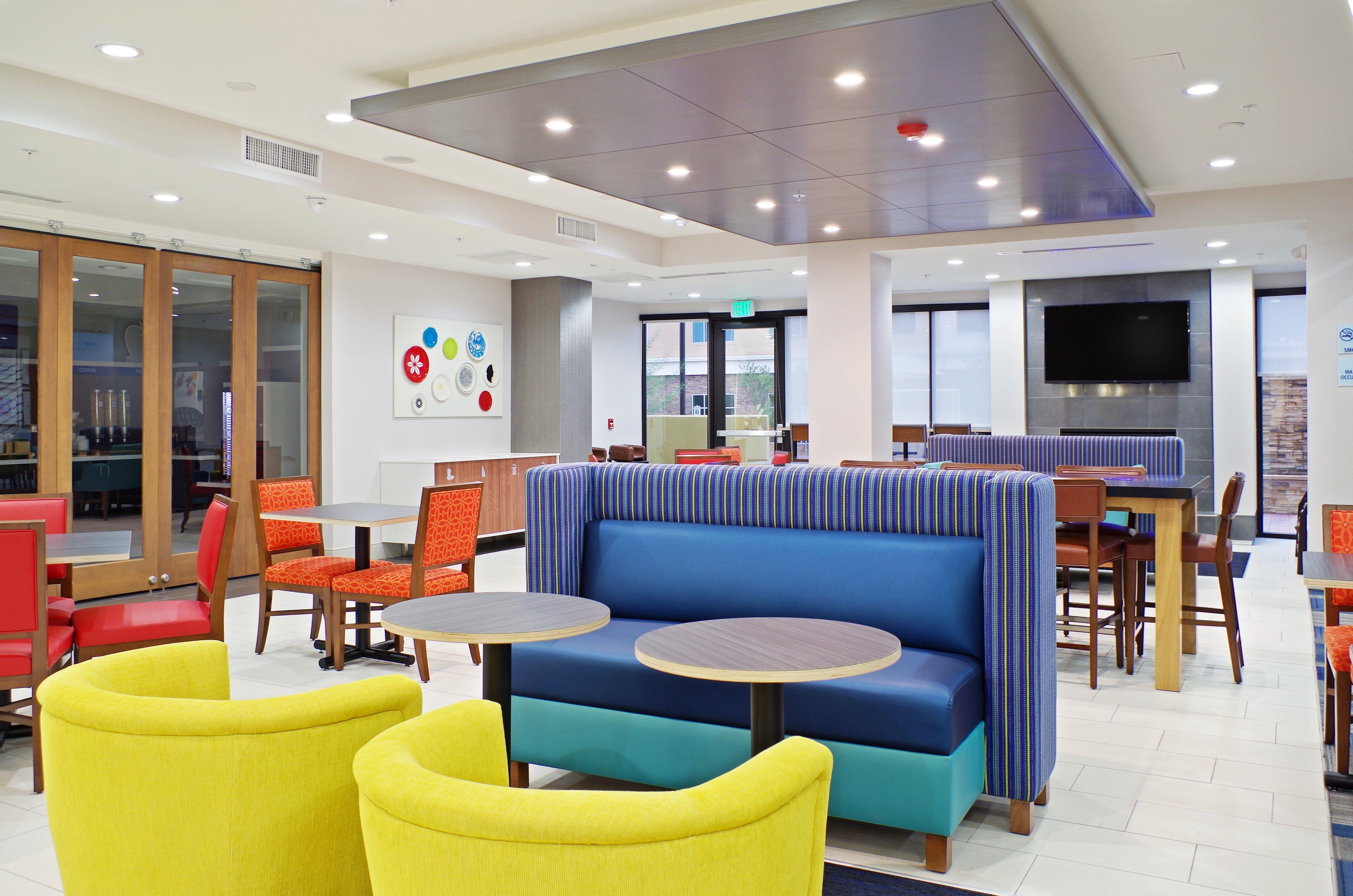 Holiday Inn Express & Suites - Phoenix North - Scottsdale By Ihg Exterior photo