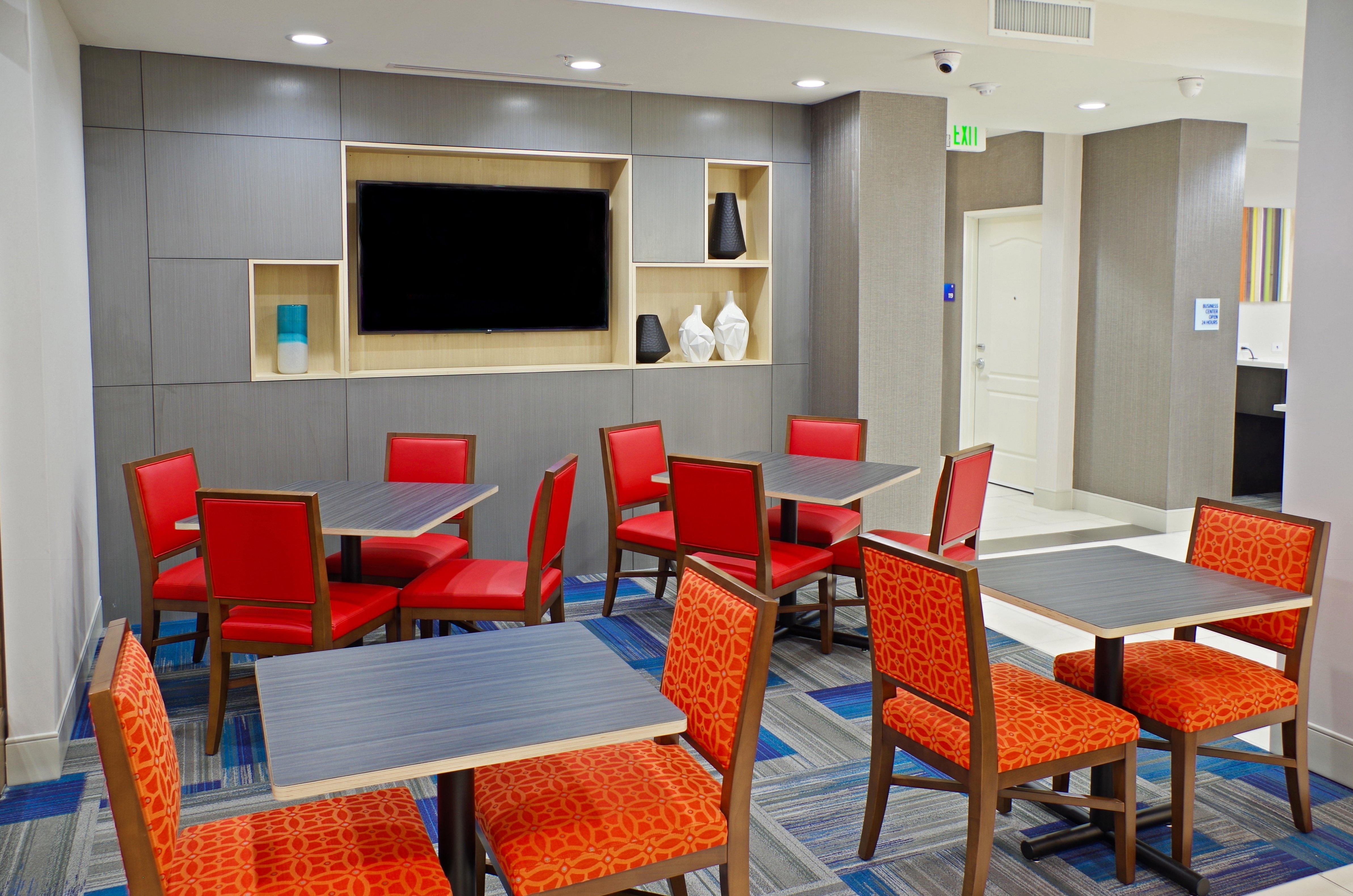 Holiday Inn Express & Suites - Phoenix North - Scottsdale By Ihg Exterior photo
