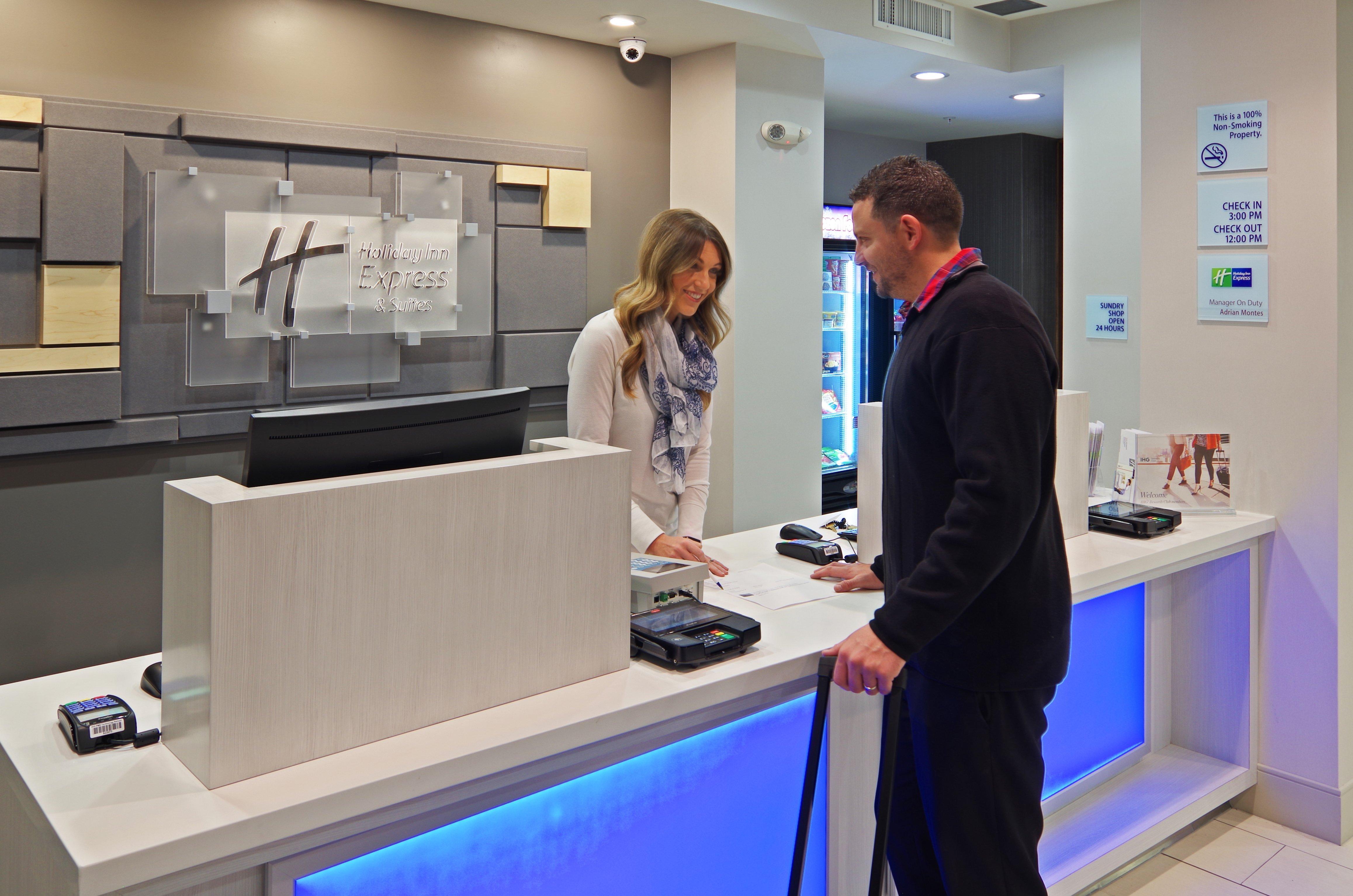 Holiday Inn Express & Suites - Phoenix North - Scottsdale By Ihg Exterior photo