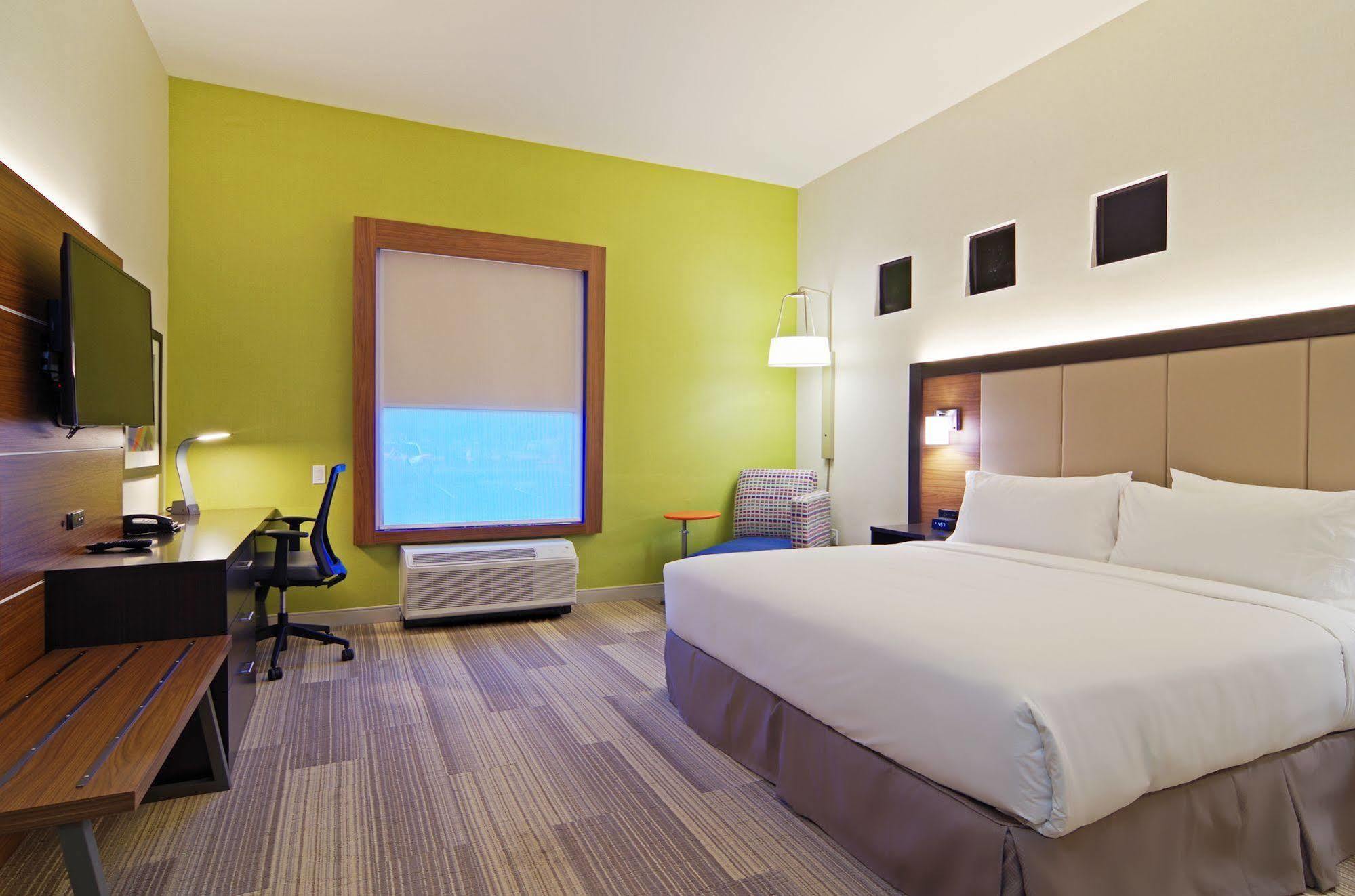 Holiday Inn Express & Suites - Phoenix North - Scottsdale By Ihg Exterior photo