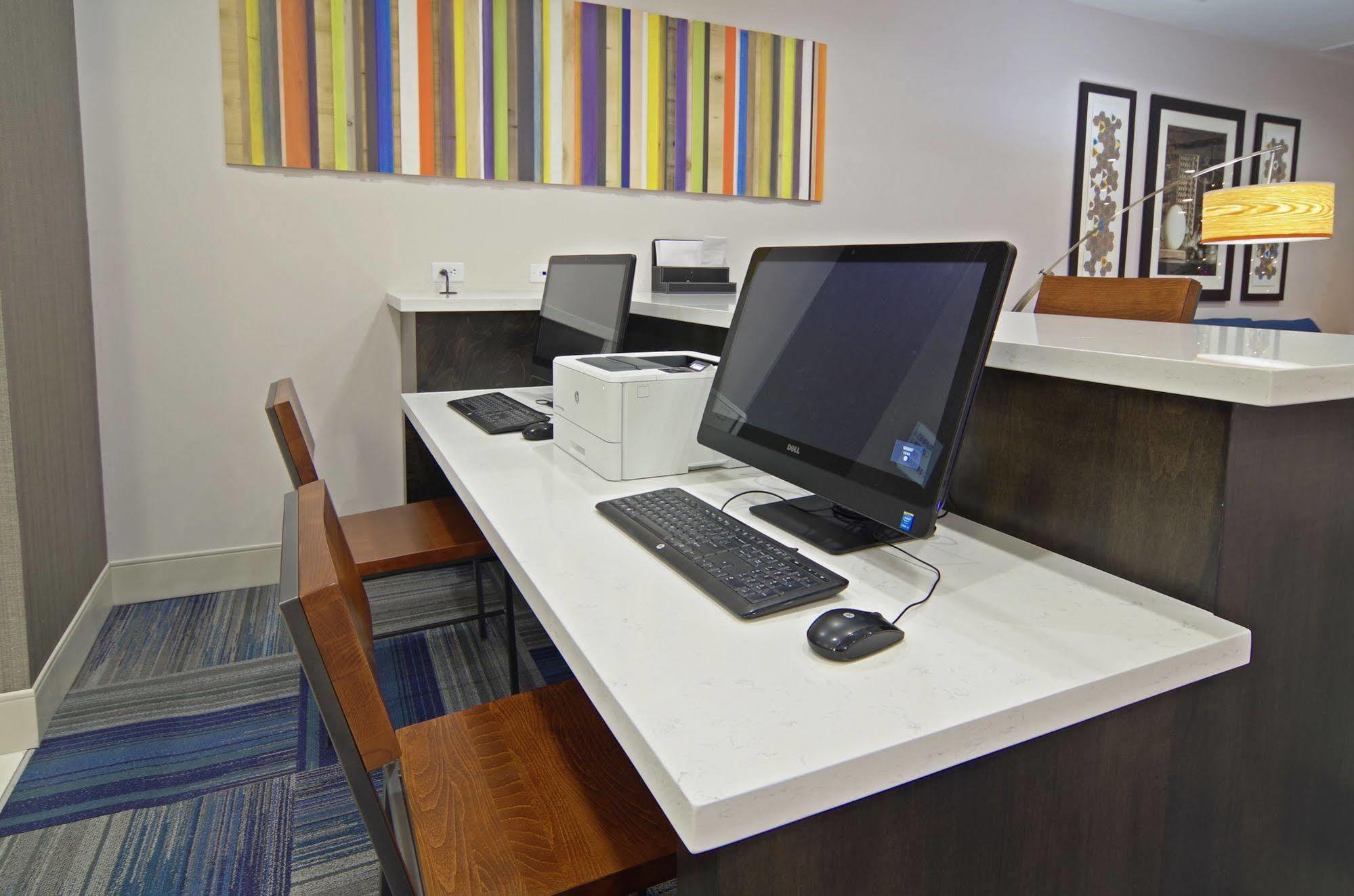 Holiday Inn Express & Suites - Phoenix North - Scottsdale By Ihg Exterior photo